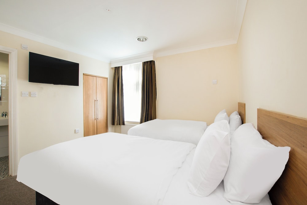 Standard Twin Room - Photo 2