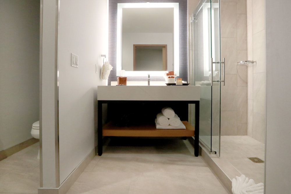 Deluxe King Room photo 3