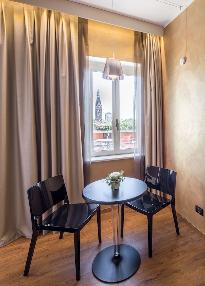 Deluxe Room, Balcony - Photo 15