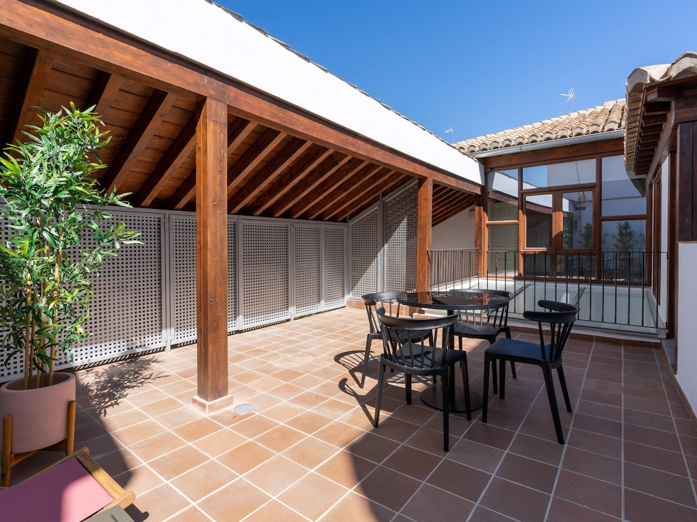 One-bedroom Apartment with Rooftop Terrace - Photo 16