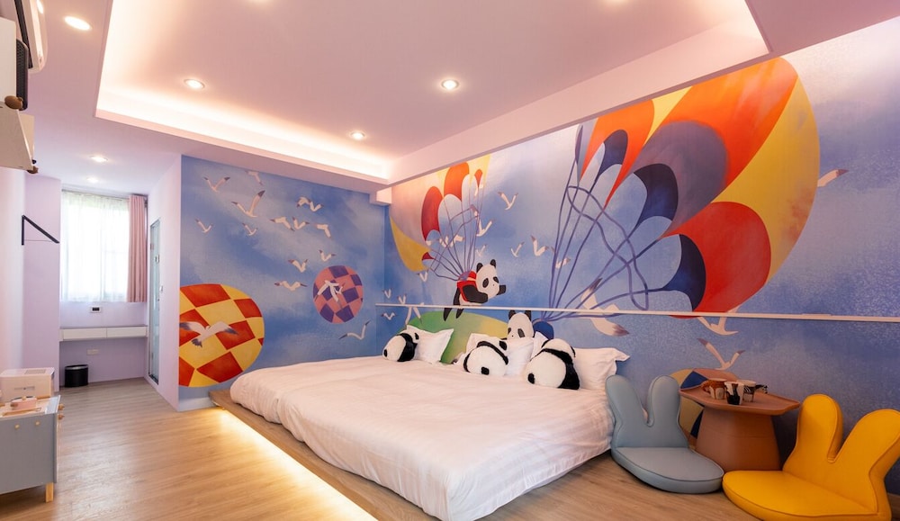 Classic Room, Multiple Beds, Non Smoking, Mountain View photo 2