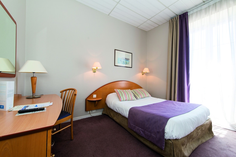 Single Room, City View