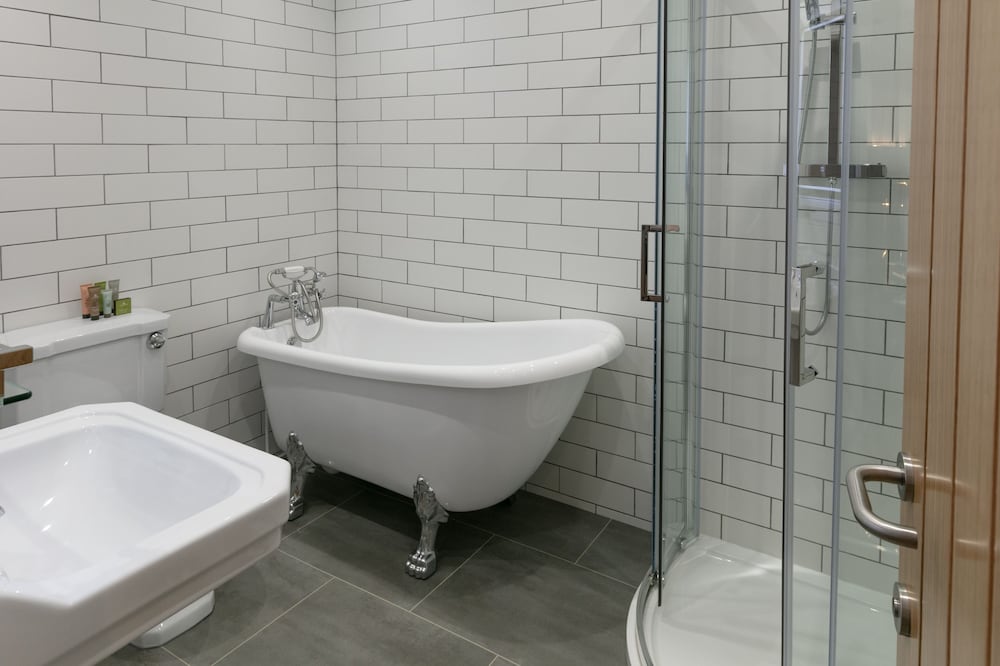 Deluxe Room, Multiple Beds, Non Smoking, Connecting Rooms - Photo 4