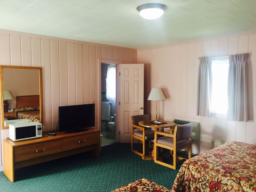 Room, 2 Double Beds photo 3