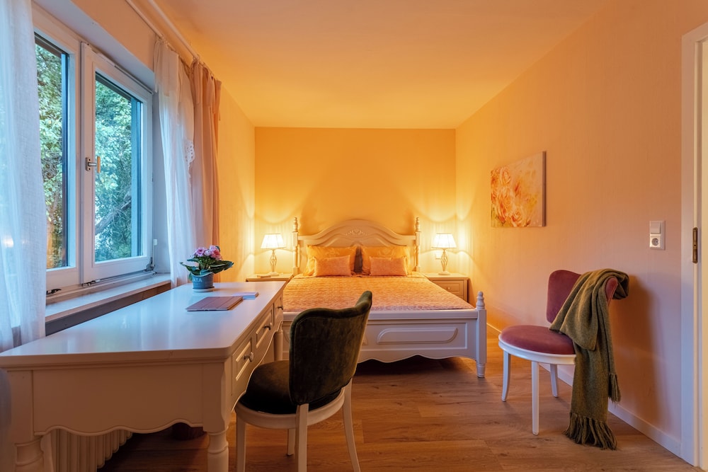 Apartment, Garden View