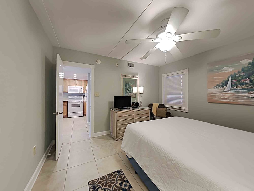 Condo, Multiple Beds, Balcony, Ocean View (#204 - No Pets) photo 2
