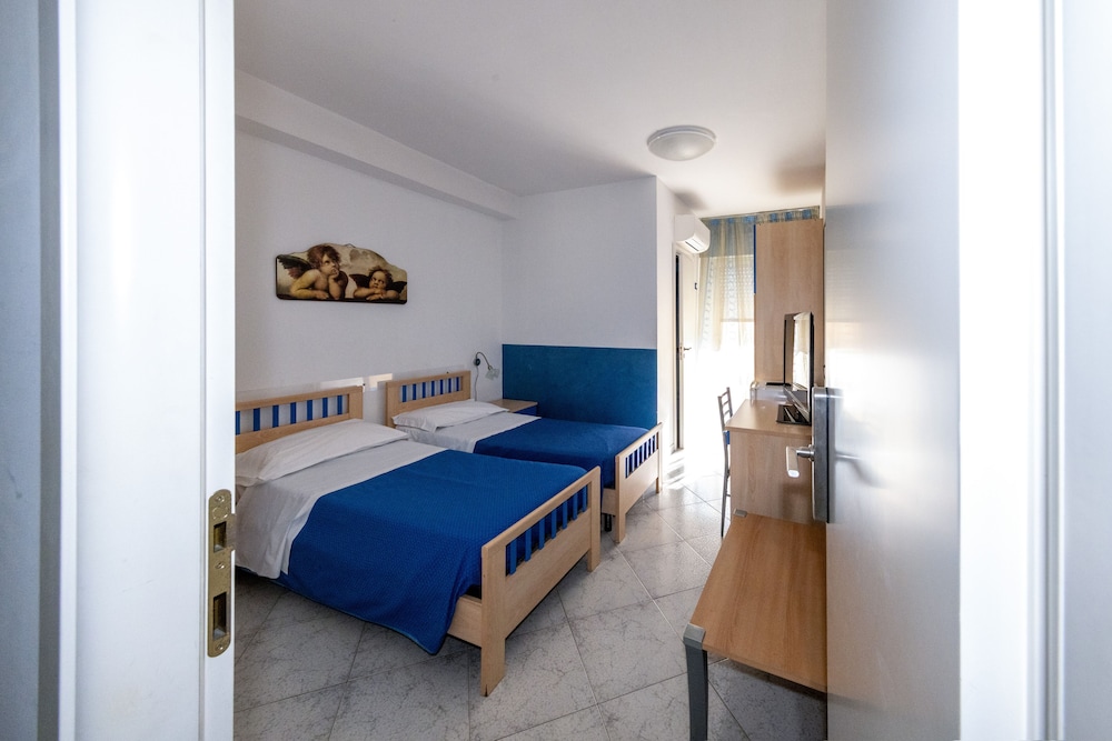 Standard Twin Room, 2 Twin Beds (Breakfast included)