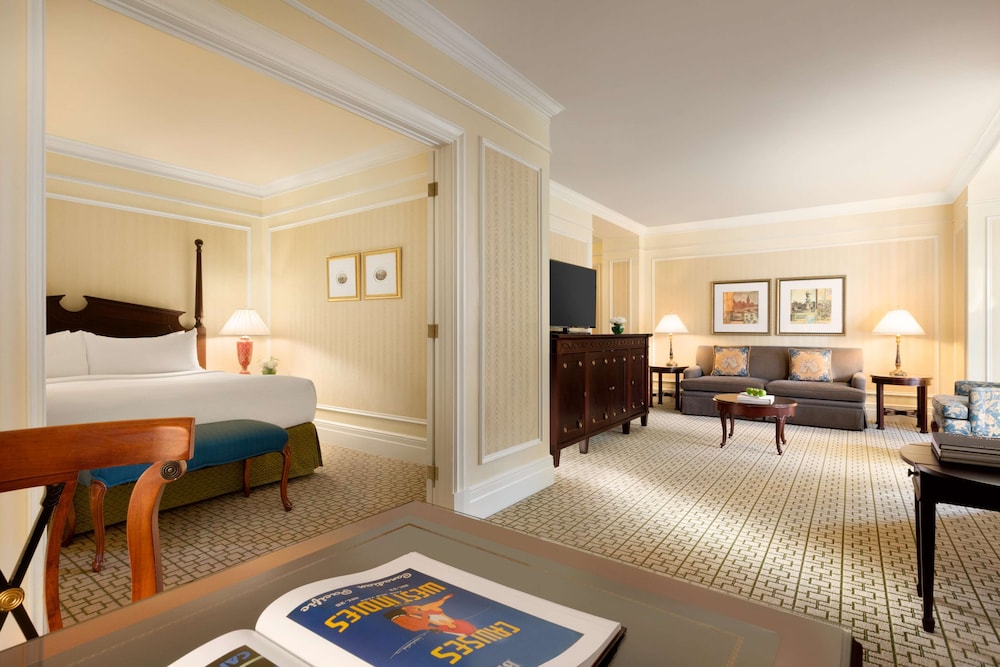 Junior Suite, 1 Queen Bed - Photo 3