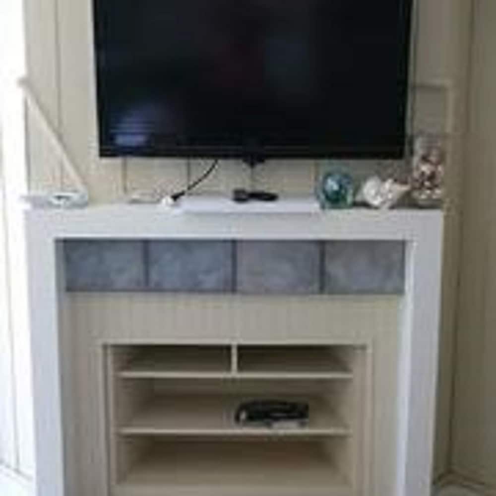 Apartment, 2 Bedrooms, Sea Facing photo 3