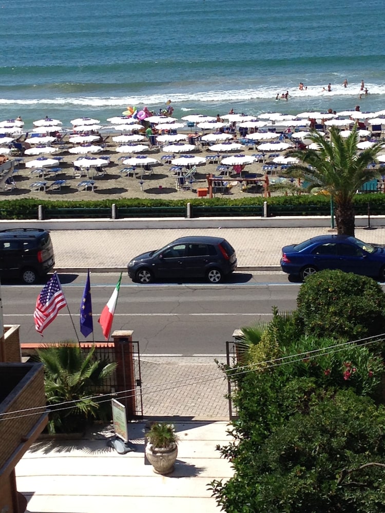 Superior Room, Sea View, Beachfront photo 3
