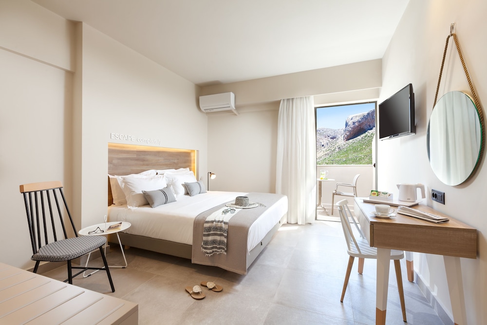 Deluxe Double Or Twin Room (No Sea View) photo 1