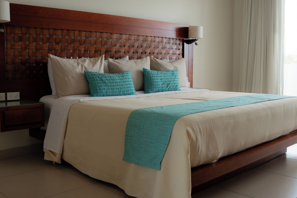 Standard Room, Balcony, Partial Sea View