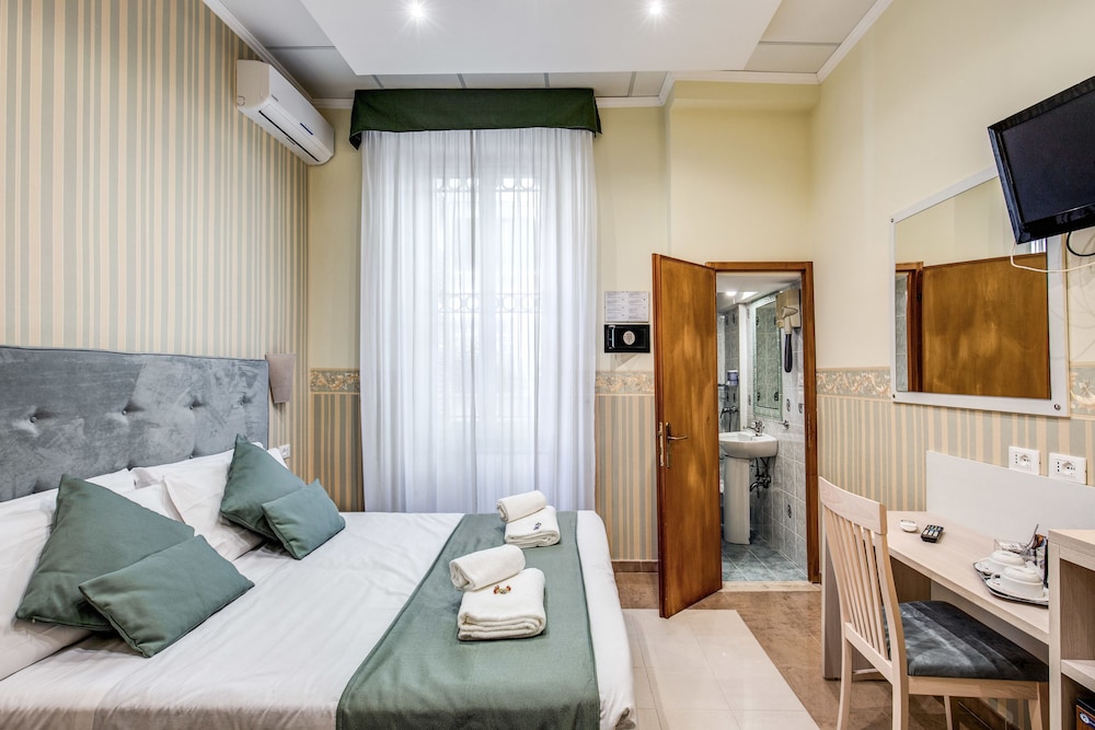 Double or Twin Room photo 2