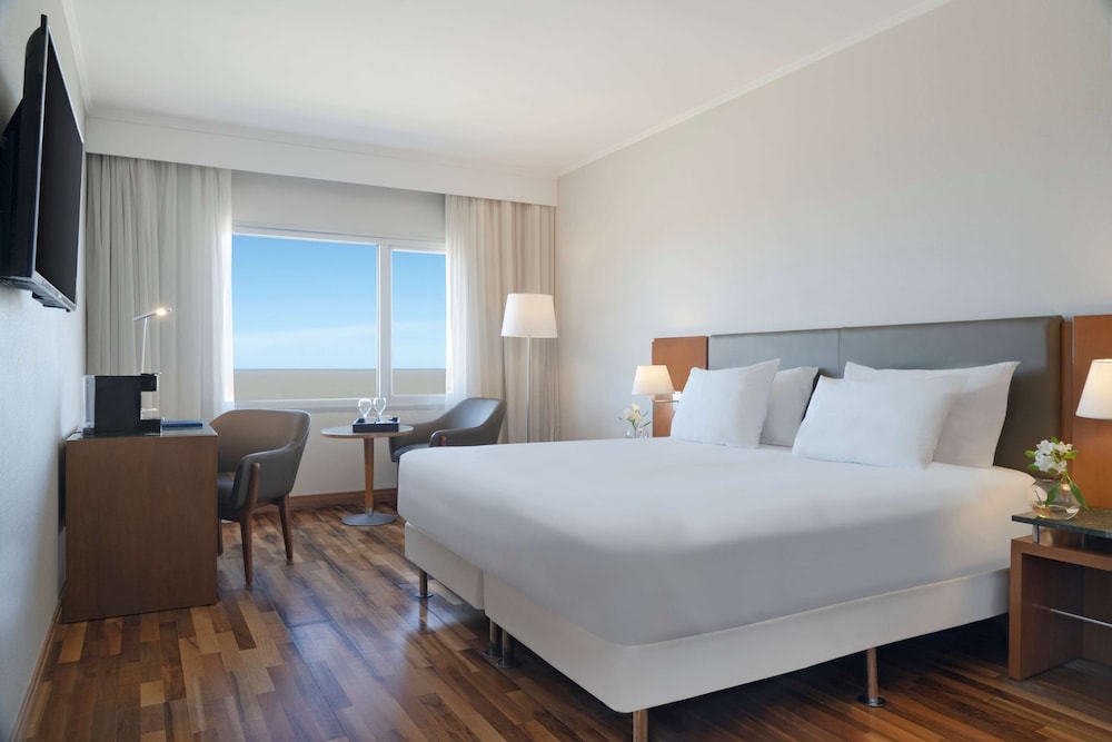 Superior Room, River View (View) - Photo 1