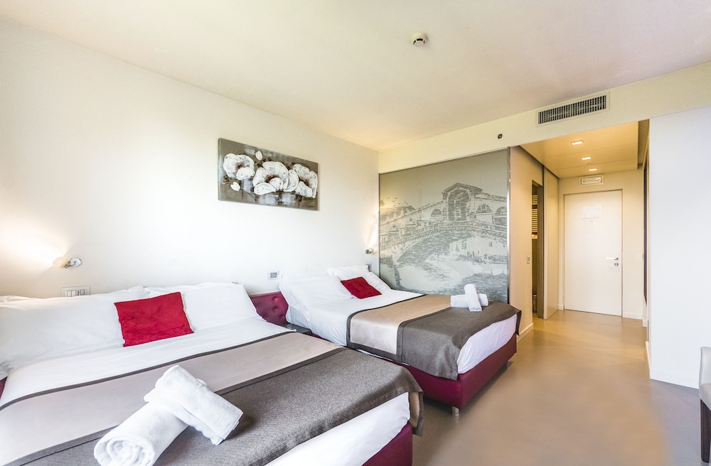 Superior Triple Room - Photo 1