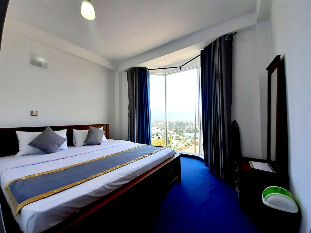 Classic Double Room, City View