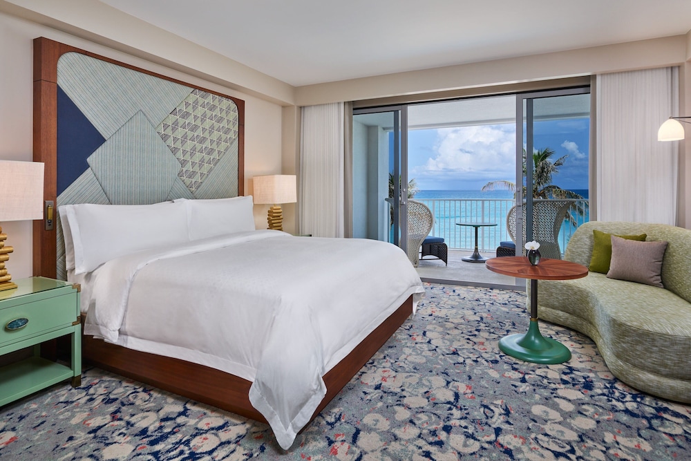Grand Room, 1 King Bed, Balcony (Oceanfront)