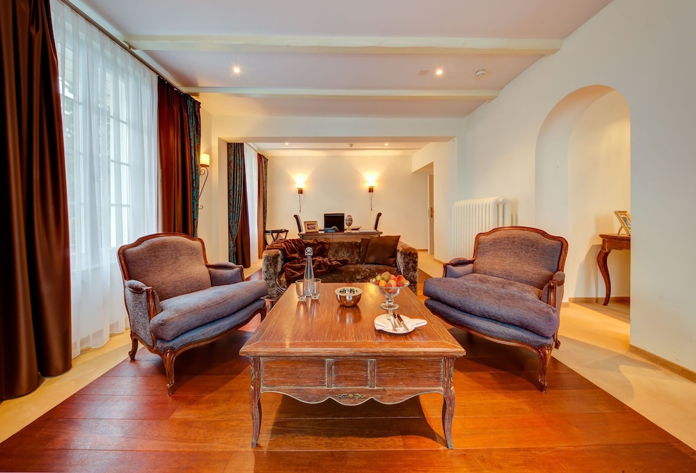 Suite, Mountain View - Photo 1