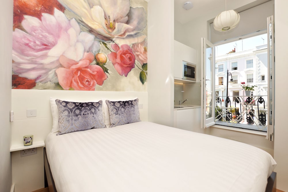 Small Studio Apartment photo 2