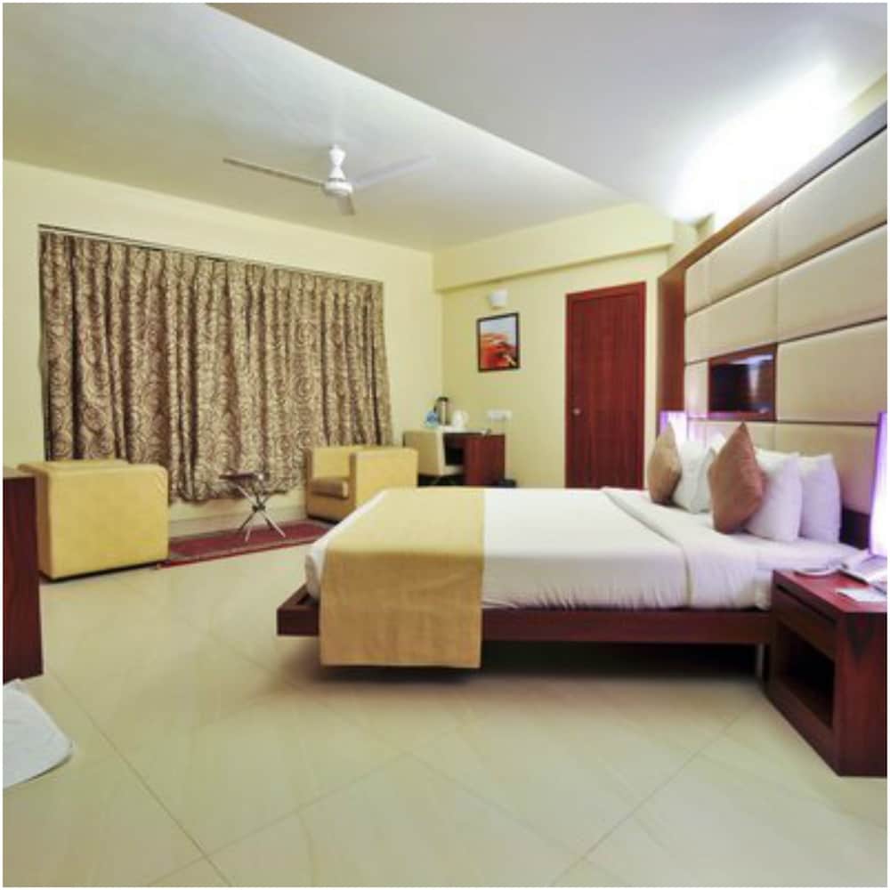 Deluxe Room, 1 Double Bed - Photo 4