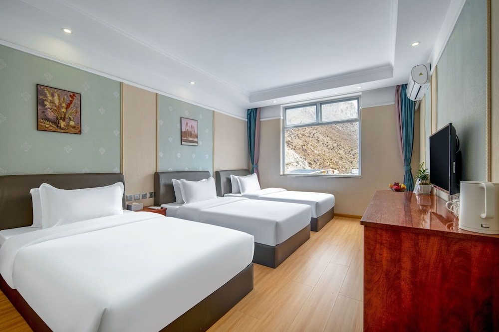 Elite Triple Room