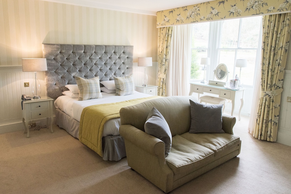 Deluxe Room (Double-Twin)