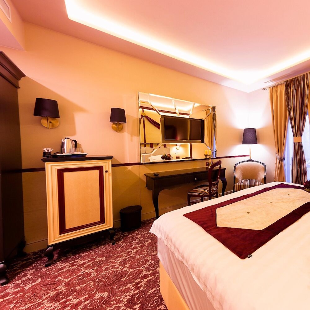 Deluxe Double Room, 1 Queen Bed photo 2