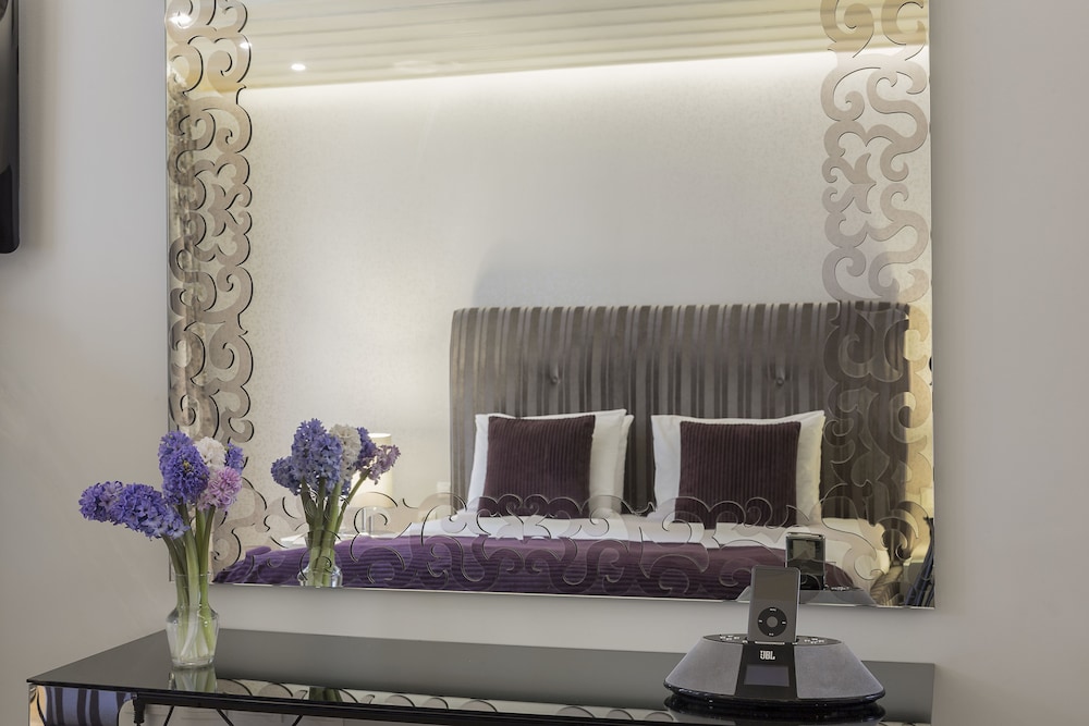 Executive Suite - Photo 5