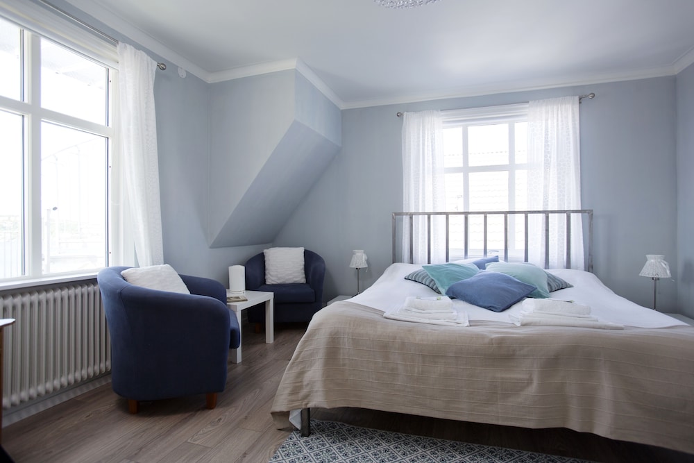 Double Room, Private Bathroom, Sea View (Large, 2) photo 2