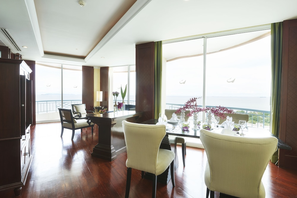 Junior Suite Panoramic View thumbnail 5