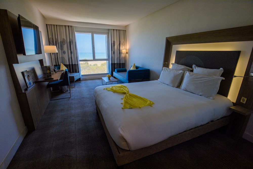 Standard Double Room, 1 Double Bed, Sea View (Sea or Park View) photo 1