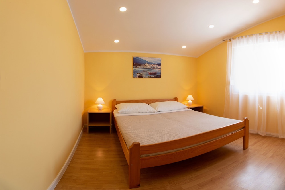 Apartment, 2 Bedrooms, Terrace, Sea View photo 3