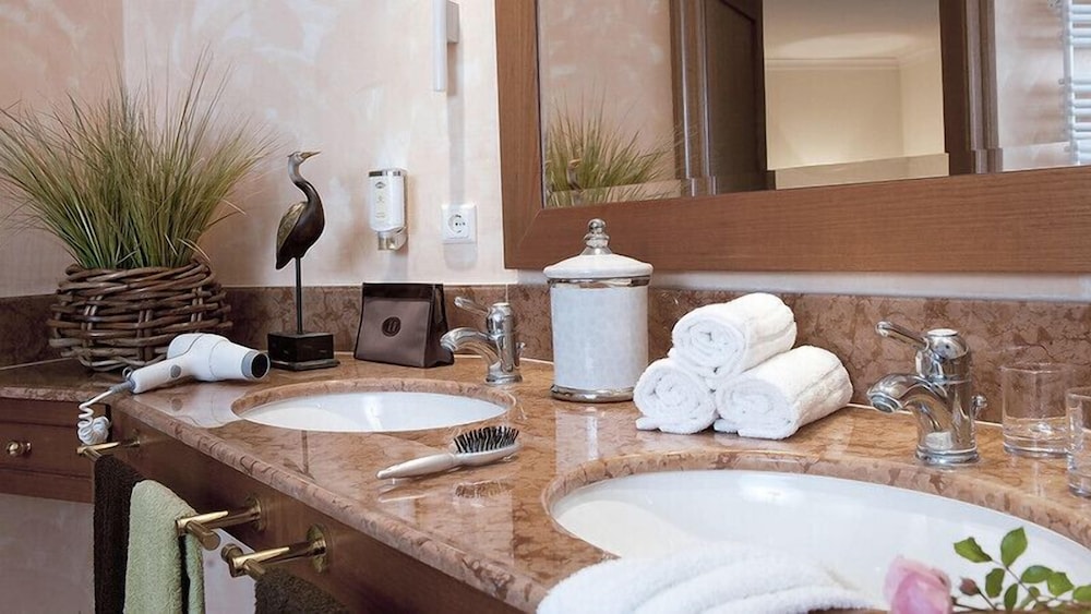 Comfort Suite, 2 Bedrooms, Balcony, River View photo