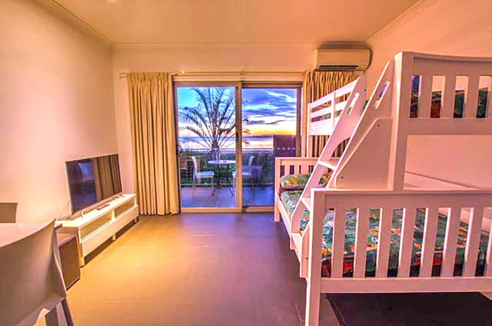 Family Suite, Multiple Beds, Kitchen, Ocean View photo 3