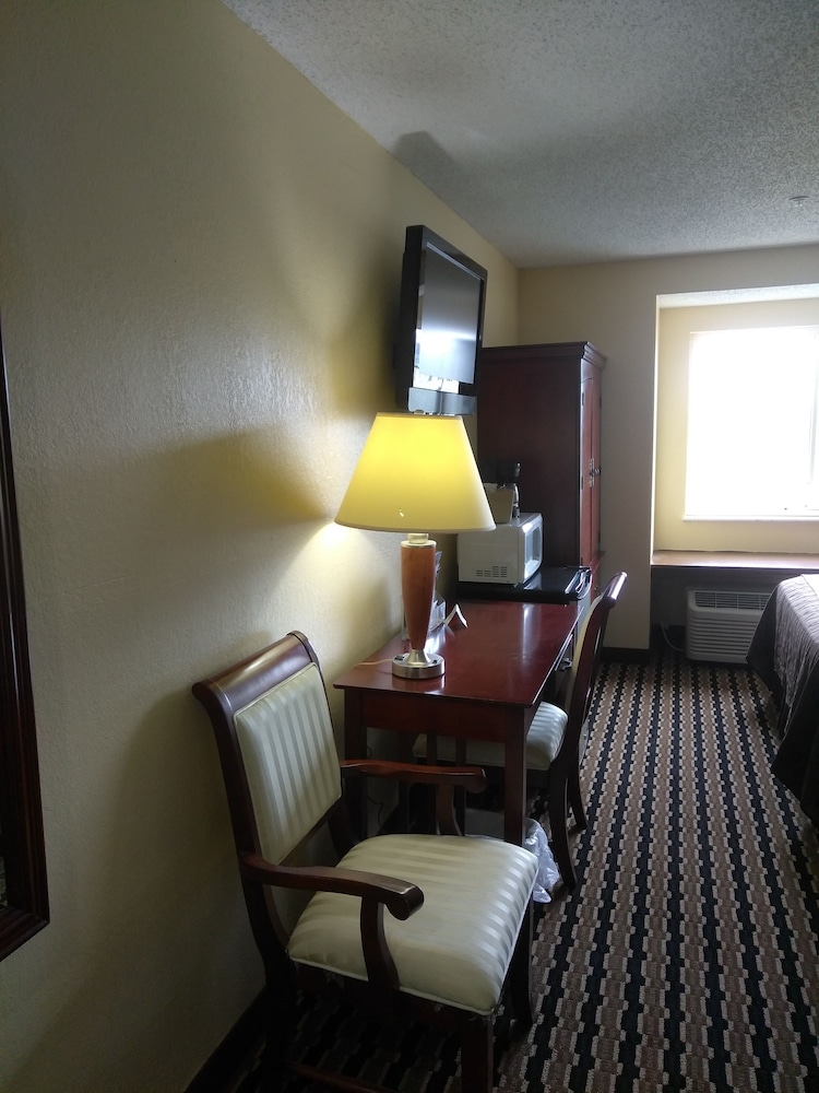 Room - Photo 7