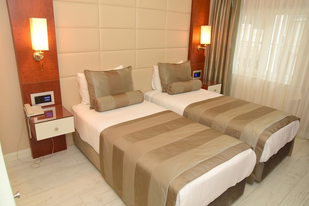 Standard Double or Twin Room photo 3