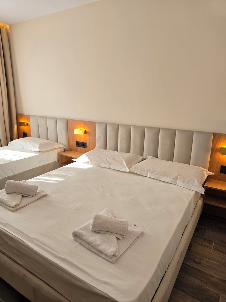 Deluxe Triple Room photo 3