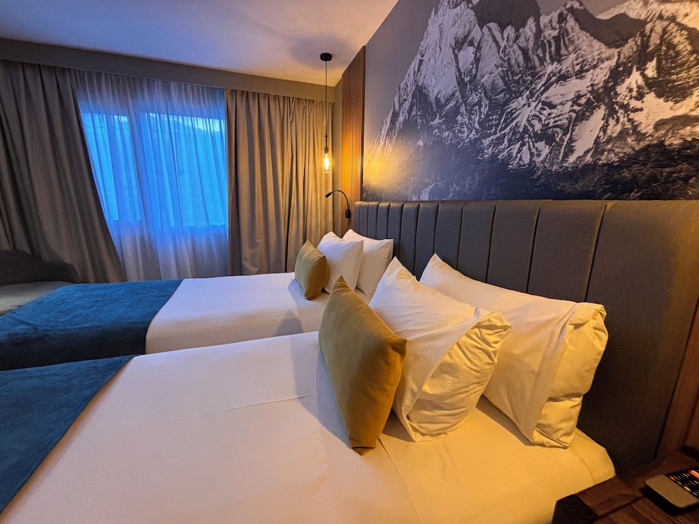 One-Bedroom Apartment (3 Adults)