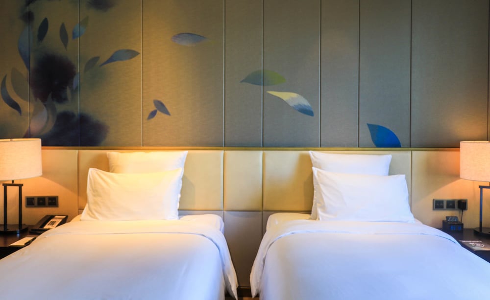 Deluxe Room, 2 Twin Beds, Lake View photo 3