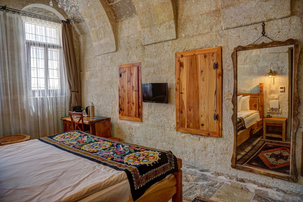Double Arched Room - Photo 9