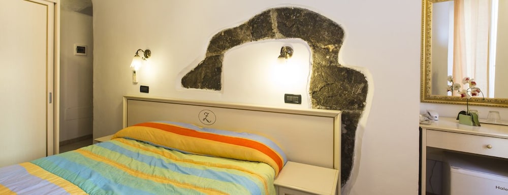 Triple Room - Photo 6