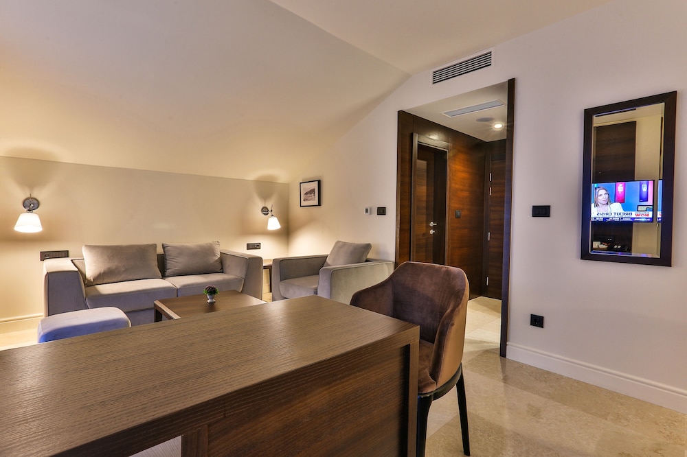 Junior Suite, Mountain View - Photo 4