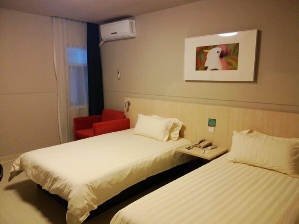 Twin Room (C)