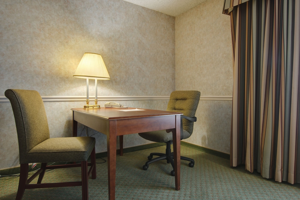 Standard Room, 2 Queen Beds, Non Smoking - Photo 3