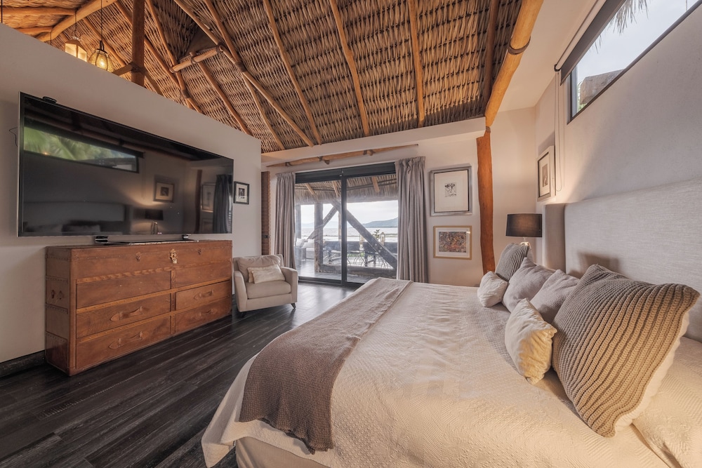Luxury Cabin, Lake View