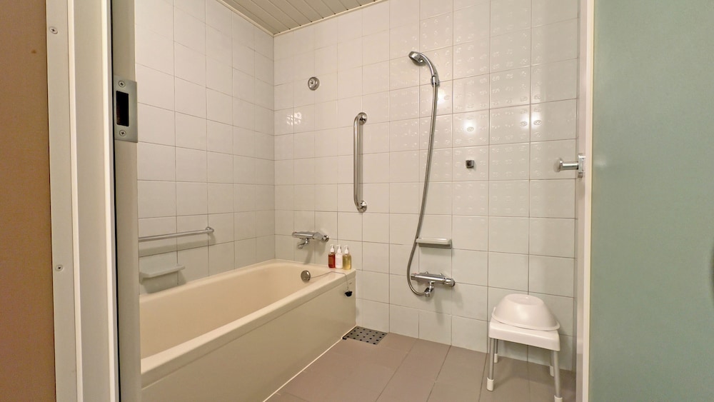 Standard Twin Room - Photo 3