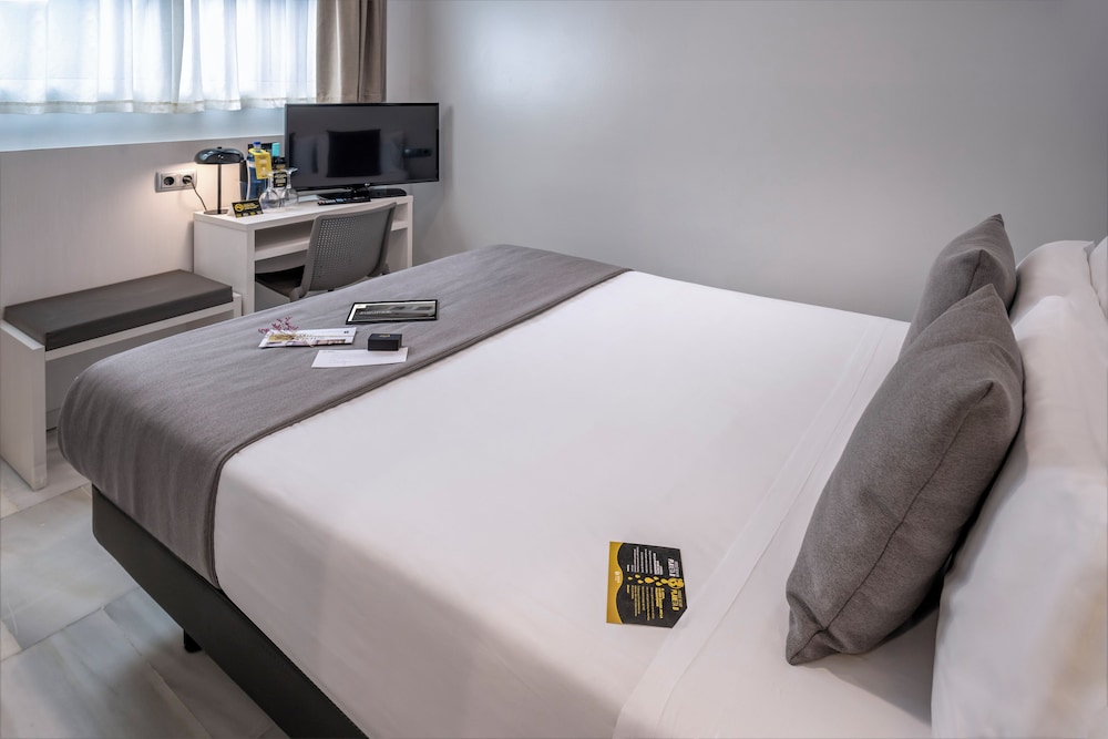 Double Room (Small) photo 3