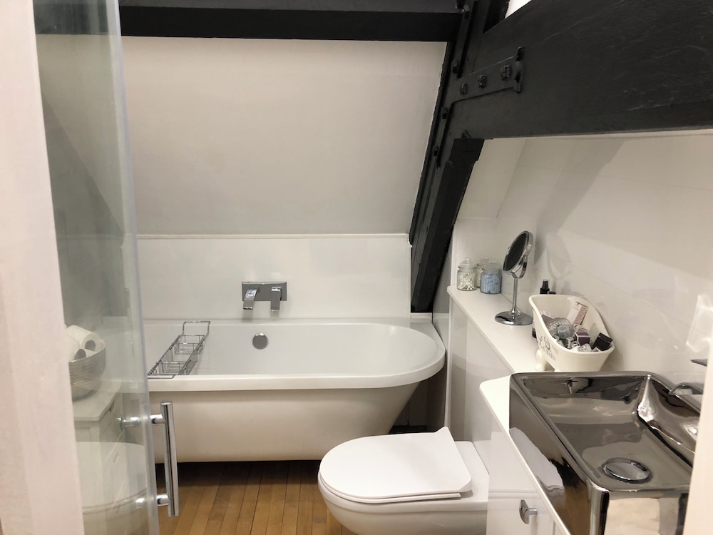 Double Room (West Suite) photo 2