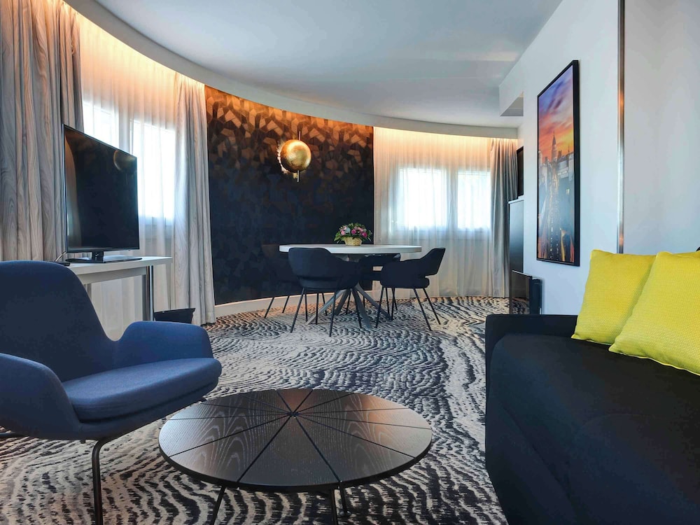 Suite, 1 King Bed with Sofa bed (Paris View)