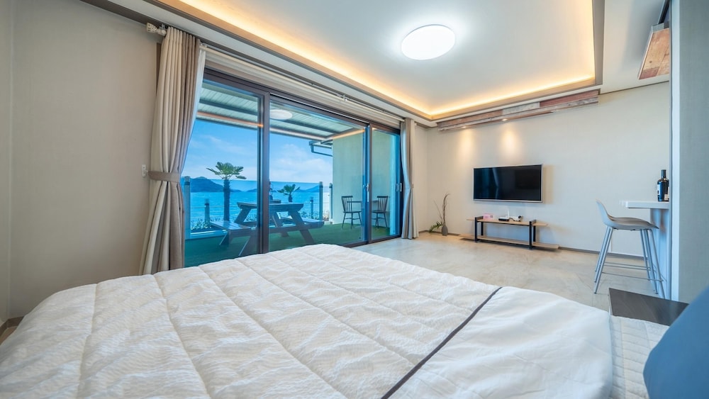 Basic Room, 1 Bedroom (ROOM 101) - Photo 4